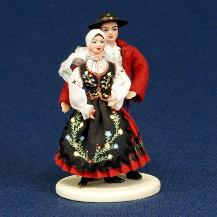 Folk Doll - Piotrkow, Couple 5.25 inches
